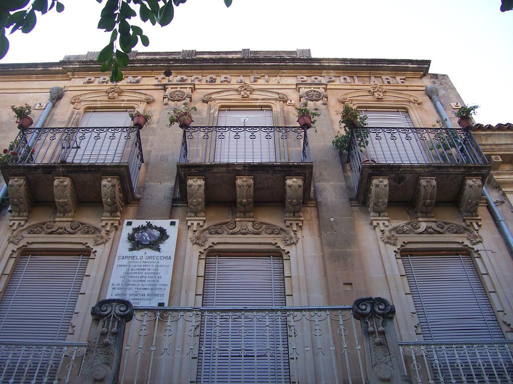 Pepe Concetta E La Movida Apartment Noto Bagian luar foto