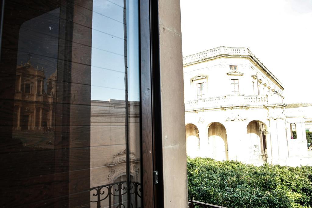 Pepe Concetta E La Movida Apartment Noto Bagian luar foto