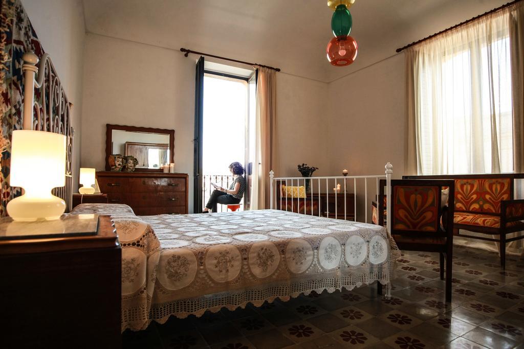 Pepe Concetta E La Movida Apartment Noto Bagian luar foto
