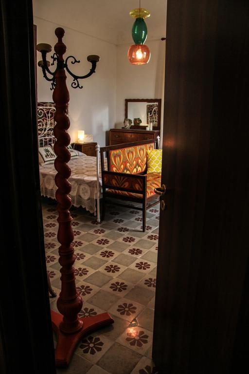 Pepe Concetta E La Movida Apartment Noto Bagian luar foto
