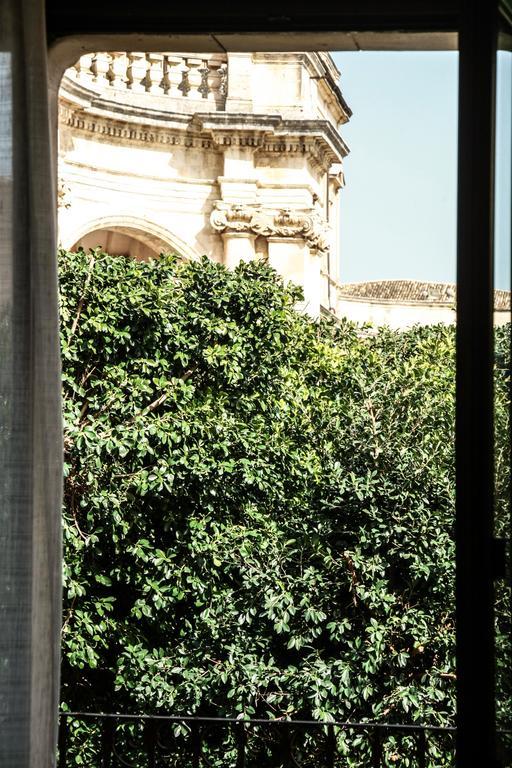 Pepe Concetta E La Movida Apartment Noto Bagian luar foto