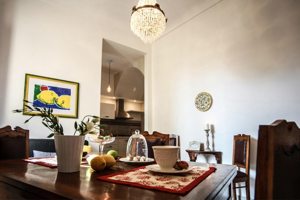 Pepe Concetta E La Movida Apartment Noto Bagian luar foto