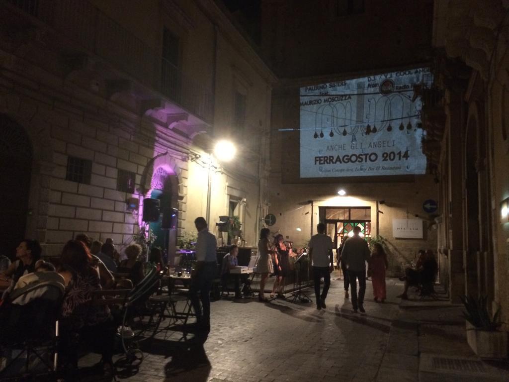 Pepe Concetta E La Movida Apartment Noto Bagian luar foto